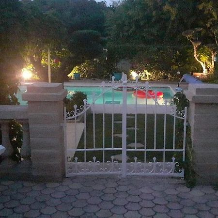 Le Jardin De Mae Leilighet Bouc-Bel-Air Eksteriør bilde