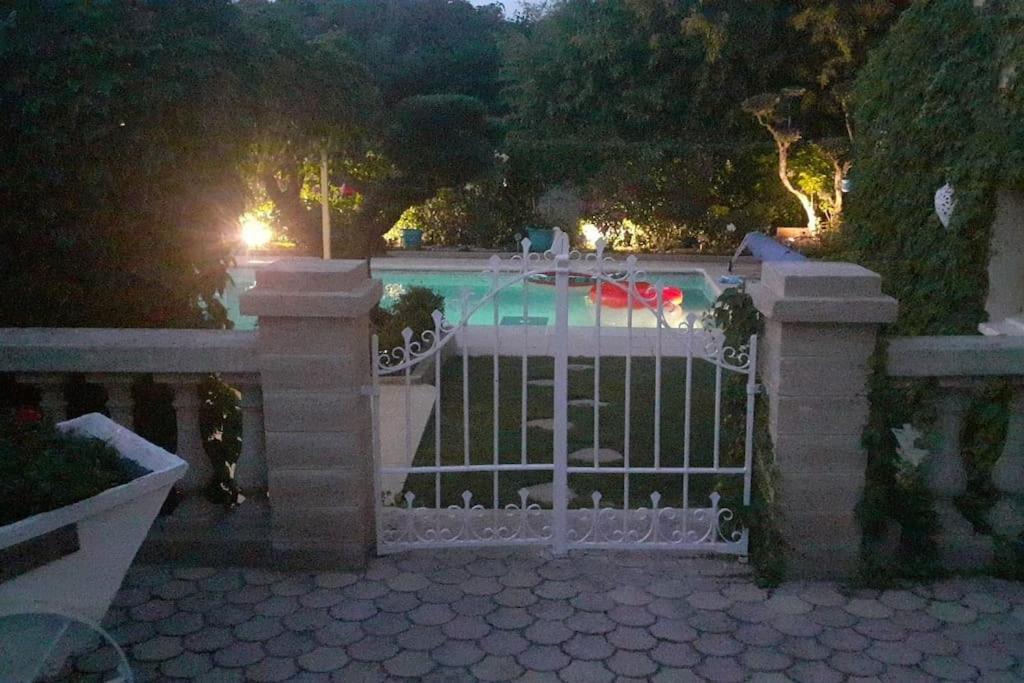 Le Jardin De Mae Leilighet Bouc-Bel-Air Eksteriør bilde