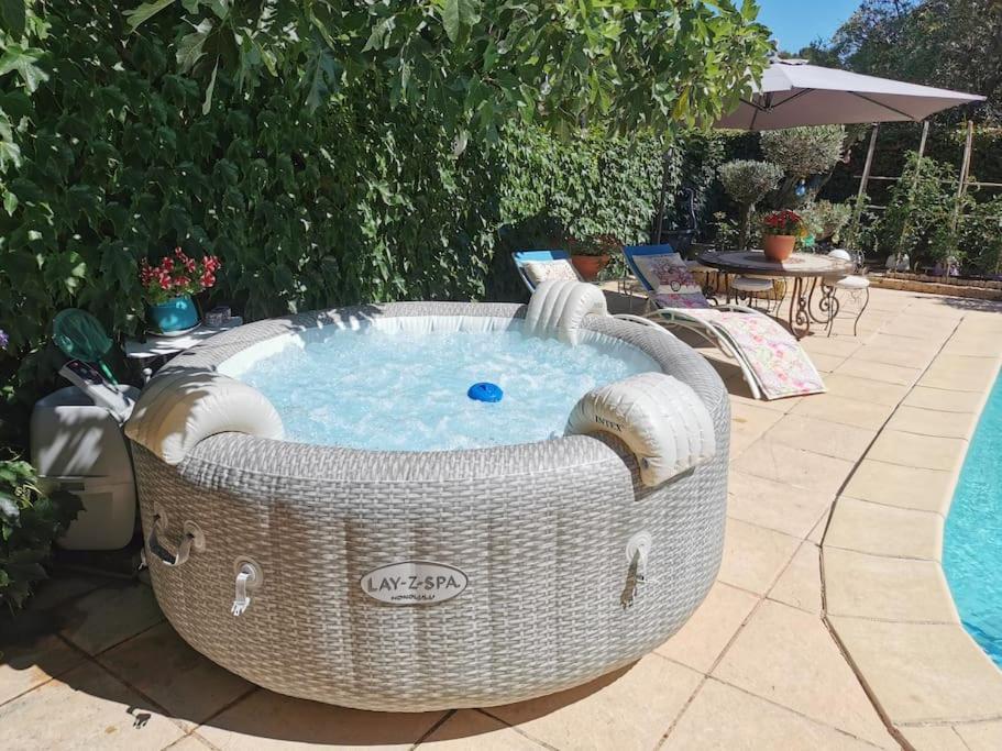 Le Jardin De Mae Leilighet Bouc-Bel-Air Eksteriør bilde