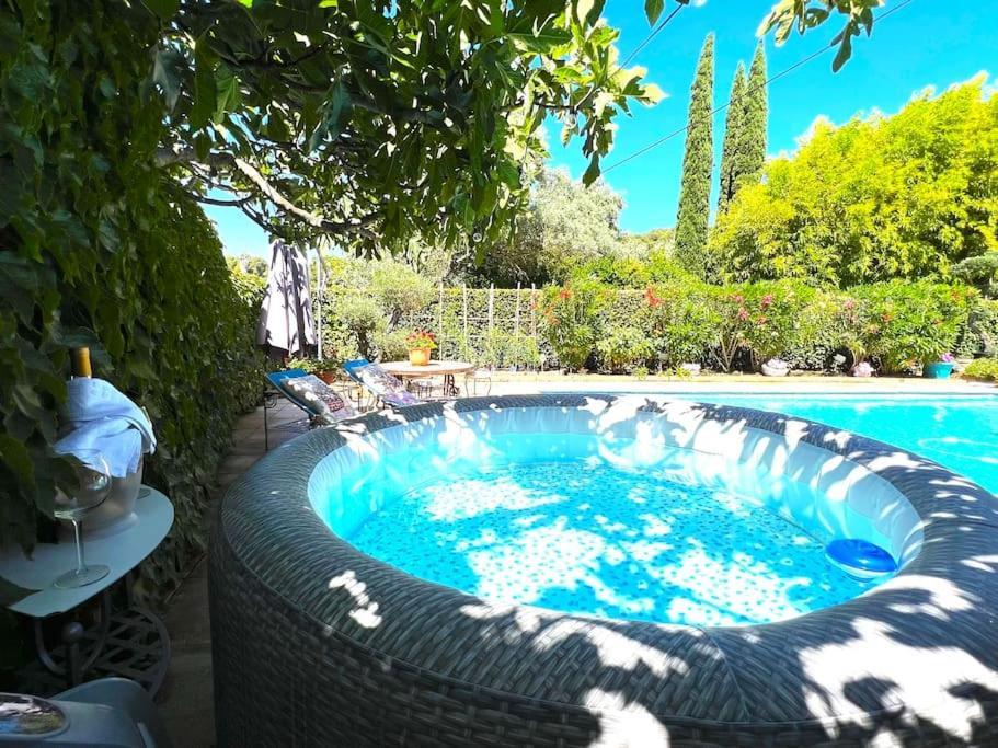 Le Jardin De Mae Leilighet Bouc-Bel-Air Eksteriør bilde