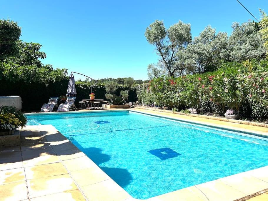 Le Jardin De Mae Leilighet Bouc-Bel-Air Eksteriør bilde